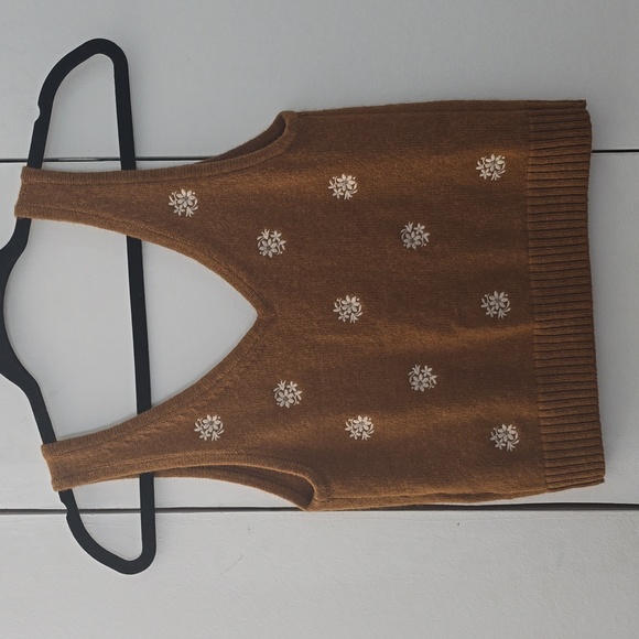 NWT: Madewell Floral-Embroidered V-Neck Sweater Tank - Picture 6 of 8